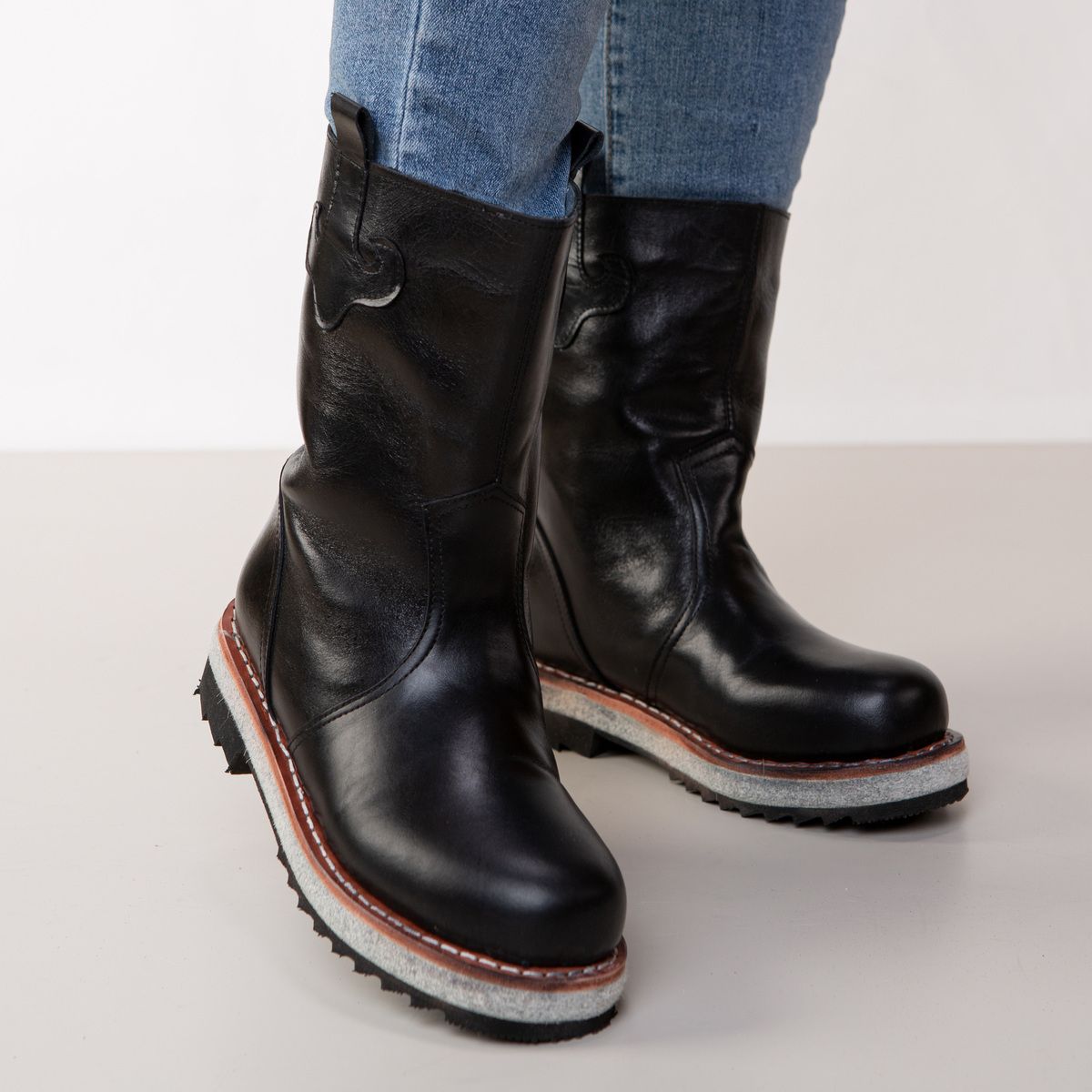 WM-NOMAD 720 Women's HANDMADE Mongolian Full Grain Leather Winter Boots - Extreme Cold Protection